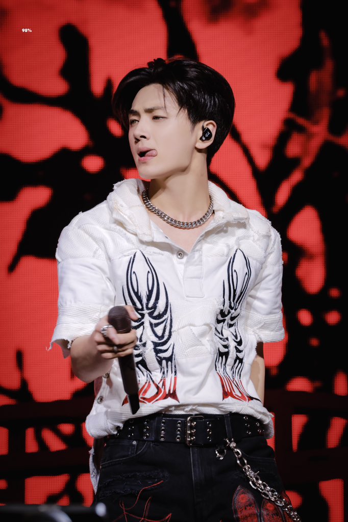 THIS PARK JONGSEONG HELLO??

#ENHYPEN_JAY #JAYatCOACHELLA #ENCHELLA