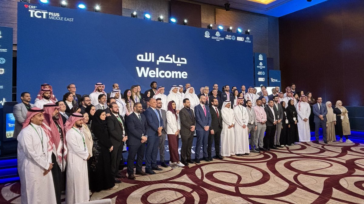 تشرفت بمشاركتي في المؤتمر العلمي الأول من نوعه في الرياض بالتعاون مع مؤسسة أبحاث القلب الأمريكية TCT CRF والذي أقيم لأول مرة في الشرق الأوسط من ١٧-١٩ ابريل ٢٠٢٥، 

قدمت فيه ورقة بحثية وتم قبولها بفضل الله، وعرض حالة تركيب الصمام الأورطي، وأيضا مشارك في إدارة وعرض منافسة الحالات