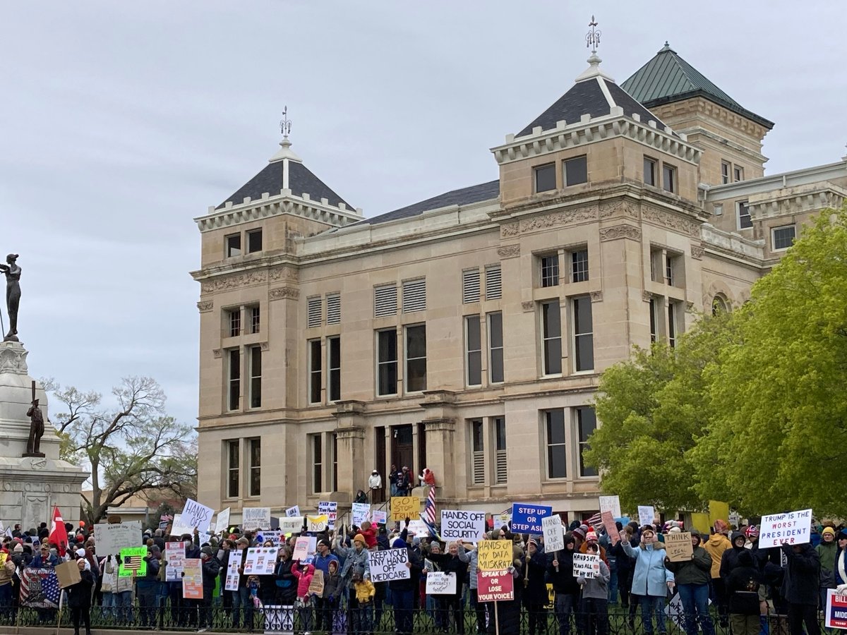 mshavisham's tweet photo. Glad to see my hometown of Wichita, KS turning out strong for #50501 #ProtestAgainstTrump protests! https://t.co/qijB6ZcGdp