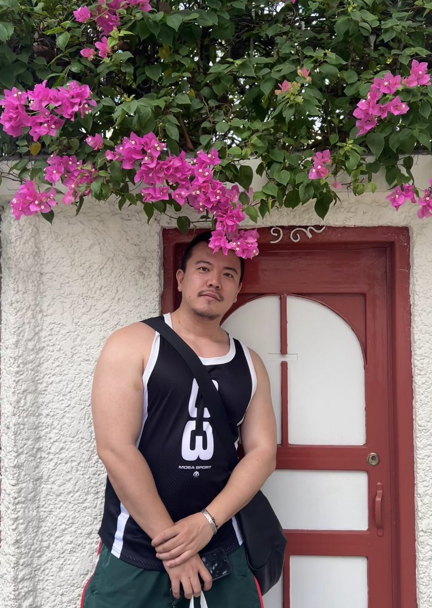 现在泰国人已经很自觉的对我说泰语了 [微笑][微笑]