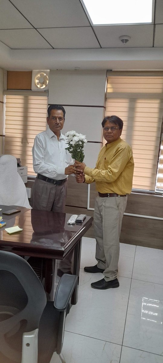 मेरे परम मित्र और मार्गदर्शक आदरणीय श्री रमेश कुमार पटले जी को उनके जन्म दिवस पर ढेर सारी बधाइयां शुभकामनाएं खुश रहे स्वस्थ रहें ईश्वर से ऐसी कामना करते हैं<a href="/prahladspatel/">Prahlad Singh Patel ( वृक्ष से जल, जल से जीवन)</a> <a href="/patel_pushplata/">Pushplata S Patel</a> <a href="/03sushilgupta/">Sushil Gupta</a> <a href="/RameshPatle2/">Ramesh Patle</a> <a href="/prahladpatelfan/">Prahlad Patel Fansclub.</a> <a href="/amarsinghrajpo2/">Er. Amar Singh Rajput</a>