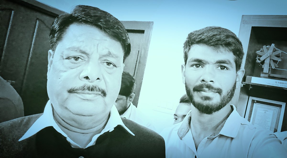 Santhos182's tweet photo. ಸಮಾಜ ಕಲ್ಯಾಣ ಇಲಾಖೆಯ ಸಚಿವರಾದ ಡಾ.ಹೆಚ್.ಸಿ. ಮಹದೇವಣ್ಣ ರವರಿಗೆ ಹುಟ್ಟು ಹಬ್ಬದ ಶುಭಾಶಯಗಳು.🎂🎂💐💐💐
ಬುದ್ಧ ಬಸವ ಅಂಬೇಡ್ಕರ್ ರವರ ಆಶೀರ್ವಾದ ಸದಾ ನಿಮ್ಮ ಮೇಲೆ ಇರಲಿ ಎಂದು ಆಶಿಸುತ್ತೇನೆ.
@SWDGoK @CMahadevappa @CMofKarnataka @SWMinistryKar https://t.co/6BFgPyVToT