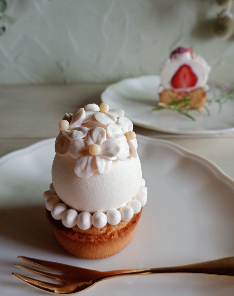 いちごのモンブラン

せっかく桜が咲いたのに
金曜夜間の雷雨に続いて今日の強風
散ってしまわないかと心配ﾃﾞｰｽ|ω·`)

#お菓子作り
#コッタ
#今日のおやつ