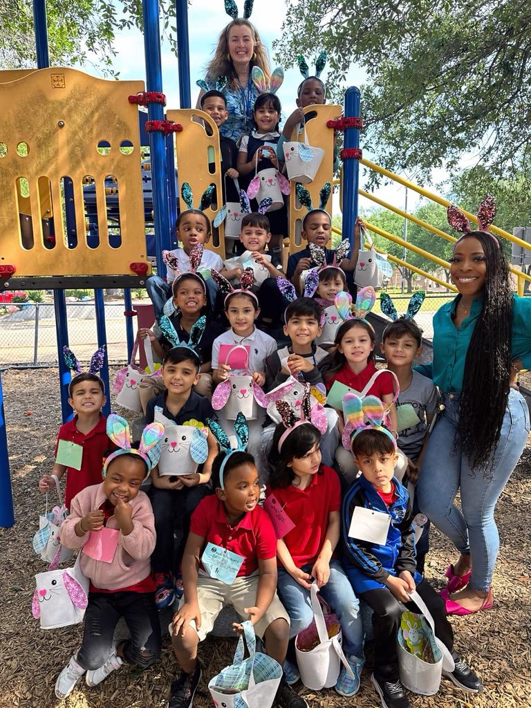 tamtamwise's tweet photo. Who's ready for an egg hunt?! We are! 🐣✨ After surprise visits from the Easter Bunny 🐰, we knew there had to be eggs filled with goodies hidden nearby! Big thanks to @KRCreeggan and Officer Alonzo for joining in the fun! 💐🥳 @_SJohnson91  @Aliefsneed https://t.co/viRXU2q0tF