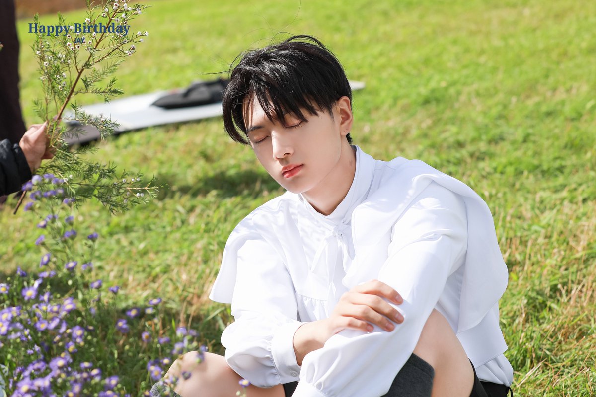 enhypenweverse's tweet photo. [PHOTO] 250420

Happy JAY Day Mini Memories 🎂

(1/3)

BOUND BY FATE WITH JAY
#WeavingOurFateswithJAY #낭만깜고_락스타_종성데이 #HappyBirthJAY #JAY #제이 @ENHYPEN_members @ENHYPEN https://t.co/pfxTk7cQCD