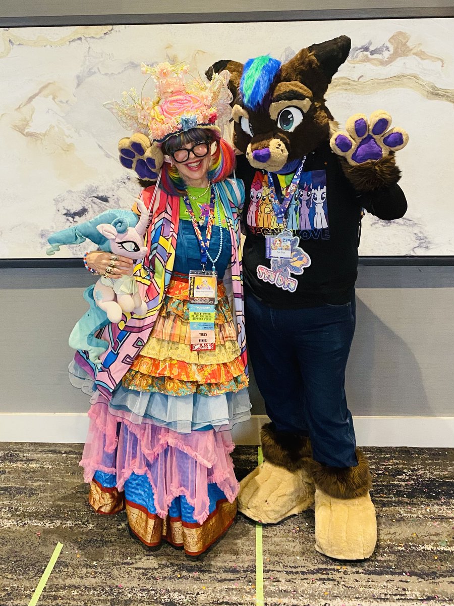 Elley_Ray's tweet image. Celebrating the Magic-#BingBong at @BABSCon #Ponies #MLP #Friendship 💕🦄🌈🎶🎈
