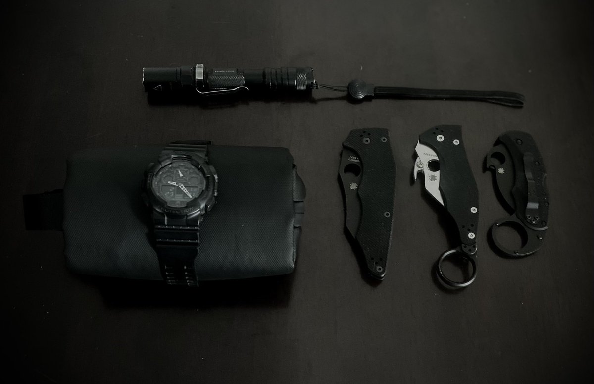 JiTKnight's tweet photo. APE Knight - EDC Black Edition 🦍

#StayAPE #alertprotectempower https://t.co/sMBTm05l3u