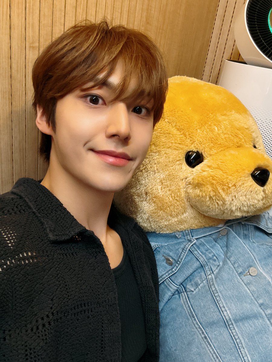 YOUNITE_twt's tweet photo. 유나이트 데뷔 3주년 늘 동행해주셔서 감사합니다 🙏🧡

#은상 #EUNSANG https://t.co/2SnxEoXFtN