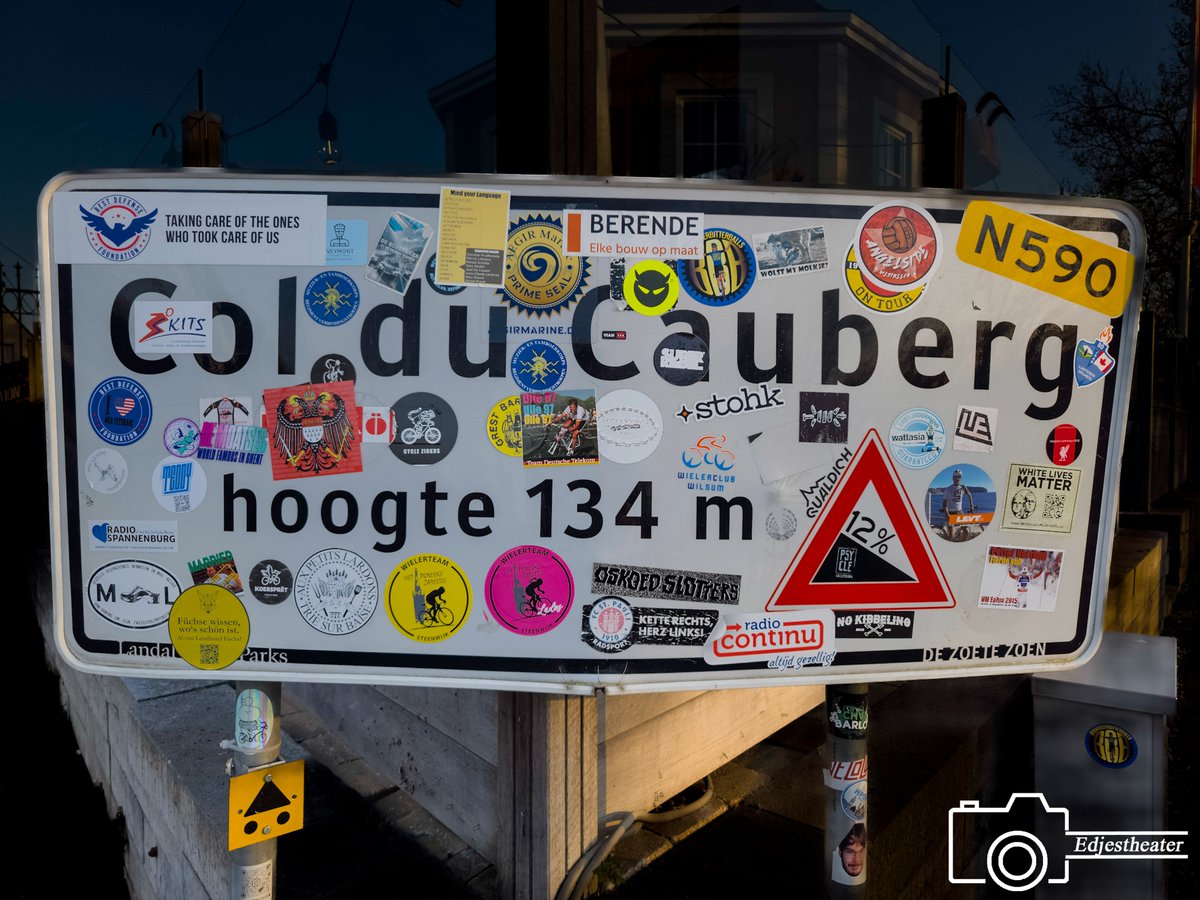 Edjestheater's tweet photo. Het is koers!
De derde van de vier grote voorjaarsklassiekers wordt in Nederland verreden. Het zuiden van Limburg staat vandaag volledig in het teken van de Amstel Gold Race.
#hetiskoers #cauberg #renaat #wielerman #voorjaarsklassieker #AmstelGoldRace #AGR #wielerklassieker https://t.co/U5GU3re9LS