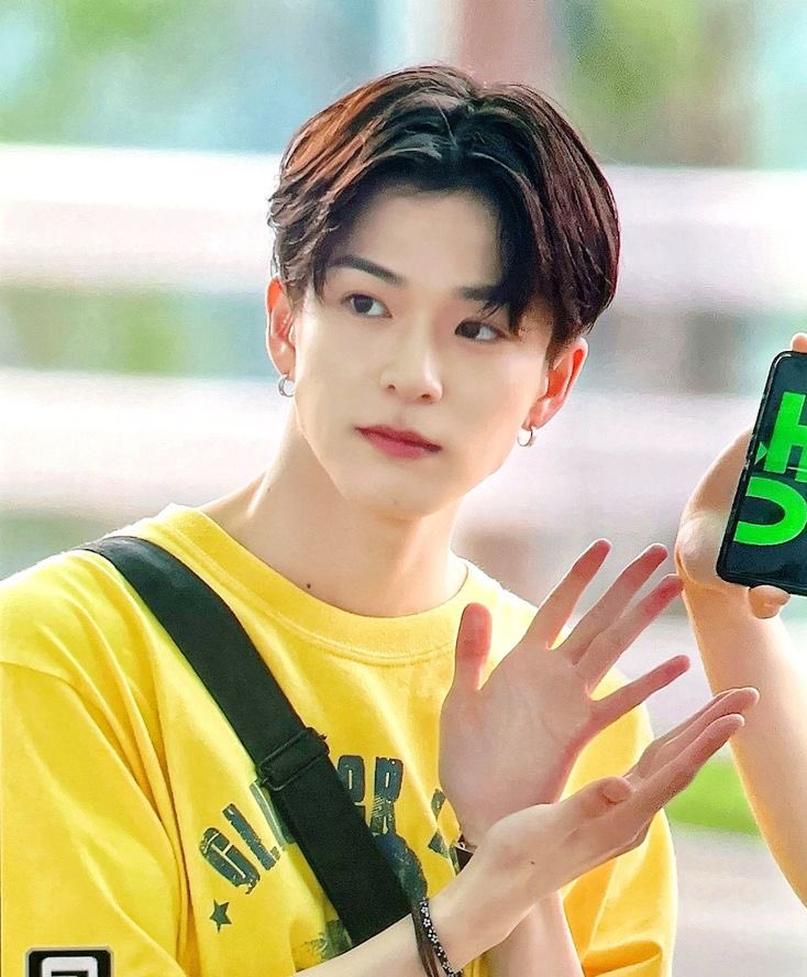 avocadoflyy's tweet photo. harusnya kalo mau ngebandingin ya yang kayak gini lah kan sama-sama produk jepang 😌 https://t.co/FdfcXVUKTe