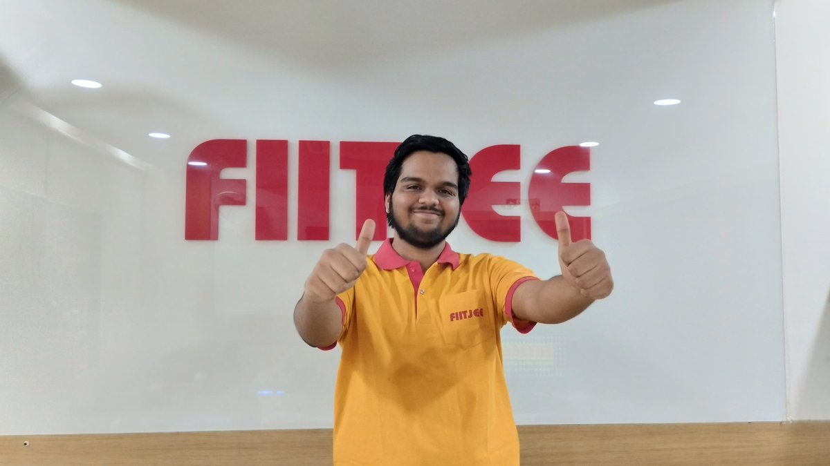 Vivek, a proud warrior of FIITJEE Punjabi Bagh, conquers JEE Mains 2025 with All India Rank 39.
Built here. Trained here. Celebrated here.

#AIR39 #JEEMain2025 #fiitjee #Topper2025 #JEEMains #FIITJEEPunjabiBagh #JEEAdvanced #IITJEE #successformula #victory #Success <a href="/fiitjee/">FIITJEE</a>