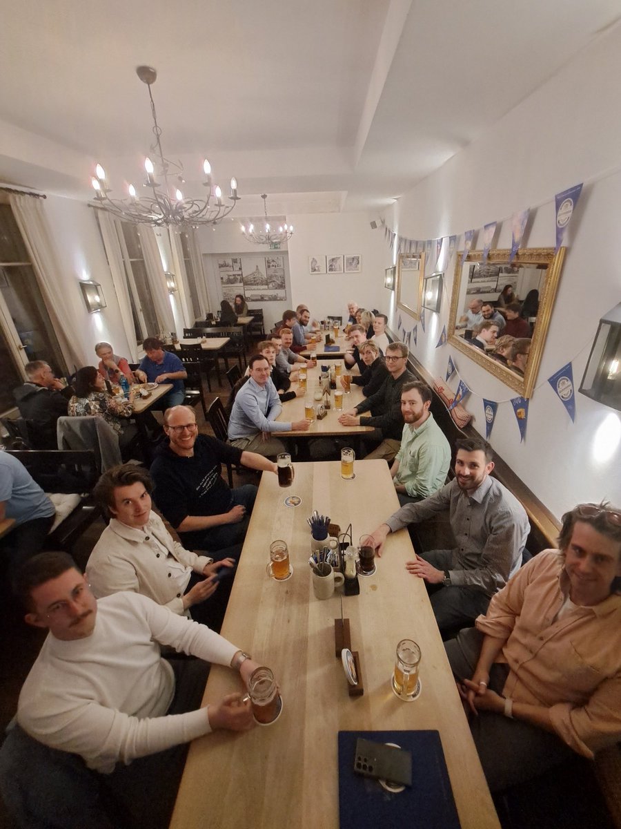 Sabine Döring (@sabinedoering) on Twitter photo „Liberal, libertär, populistisch, autoritär?“ Auf diesem Workshop am Ludwig-#Erhard-Forum haben sich <a href="/OrdoliberalBG/">Stefan Kolev</a> <a href="/karenilsehorn/">Karen Horn</a> Julian F. Müller, ich und viele junge kluge Köpfe mit der Geschichte und vor allem der Zukunft des Liberalismus befasst. Es war eine Freude. „Liberal, libertär, populistisch, autoritär?“ Auf diesem Workshop am Ludwig-#Erhard-Forum haben sich <a href="/OrdoliberalBG/">Stefan Kolev</a> <a href="/karenilsehorn/">Karen Horn</a> Julian F. Müller, ich und viele junge kluge Köpfe mit der Geschichte und vor allem der Zukunft des Liberalismus befasst. Es war eine Freude.