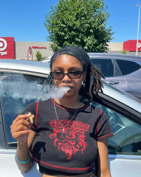 Facts about girls who smoke w33d?