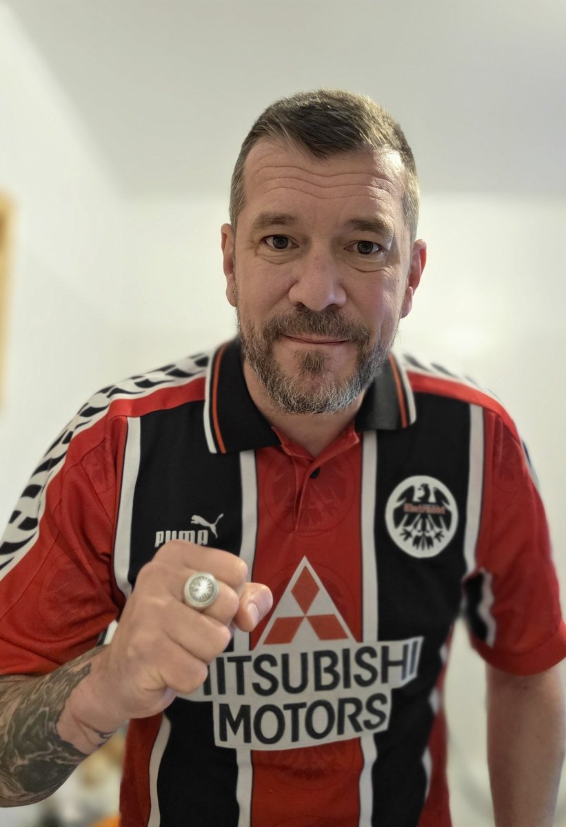 #Matchday #fcaSGE 
Nach dem Kater jetzt nach vorne schauen und drei Punkte holen.
Nur die #SGE