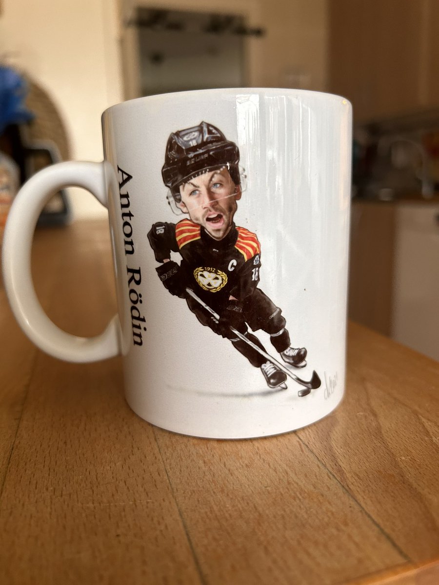 MatsHilden's tweet photo. Nu tar vi en kopp underbart kaffe! 🖤♥️💛 https://t.co/Pxon9CT870