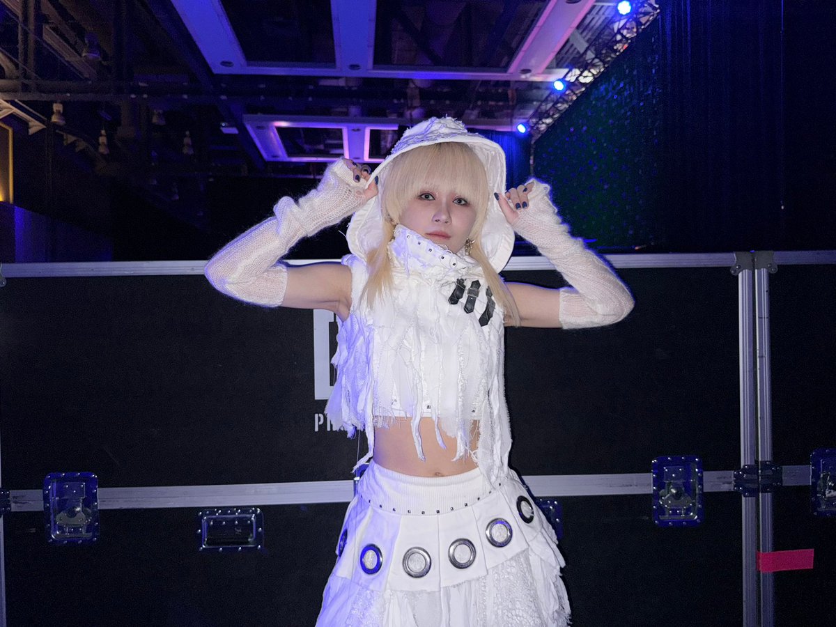RRReol's tweet photo. THX Seattle, SakuraCon!!

Thank you for waiting so long far my first live show. We had such an AMAZING TIME that it didn't feel like we had met for the first time!

I'll definitely see you again.
LOVE YOU ALL🌲🌊🩵 https://t.co/YTnxL1Yyxx