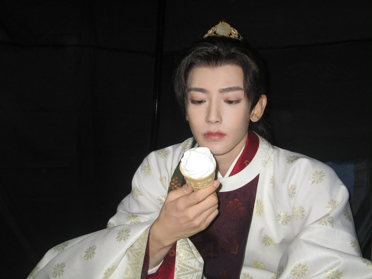 dramapotatoe's tweet photo. #HouMinghao’s studio shares snaps from the currently filming #Glory https://t.co/2mYdJh23OD