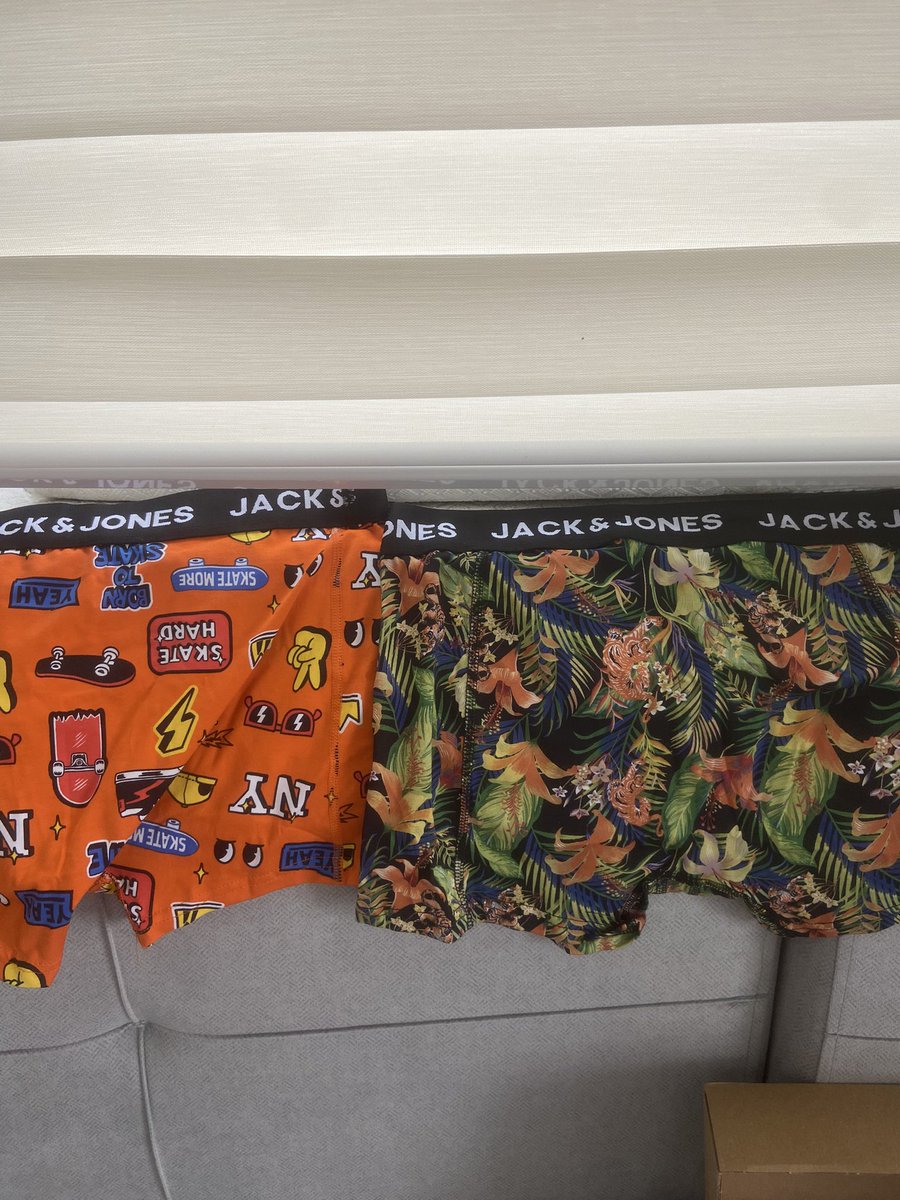 covid1920924833's tweet photo. Bu aksamki kari hangisini begenir acaba #jackjones #stil #charisma #boxer #male #classy #intimacy #cilgin 🤪 https://t.co/kqJ9jFgnOk