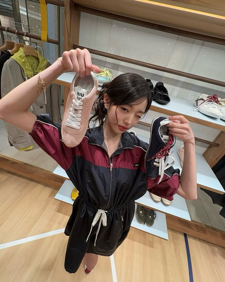 0403FEED's tweet photo. annyeongz’s silly shots are my favorite https://t.co/j8I4GGoQFF