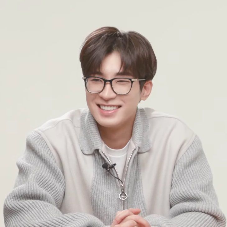 luvienesss's tweet photo. Hey guys heres your daily seulgi and wonwoo as siblings post, I will be moving to @luvienessss so please follow me over there for future posts as this acc will be abandoned soon... Have a great day ఇ https://t.co/4epQAtLr9o