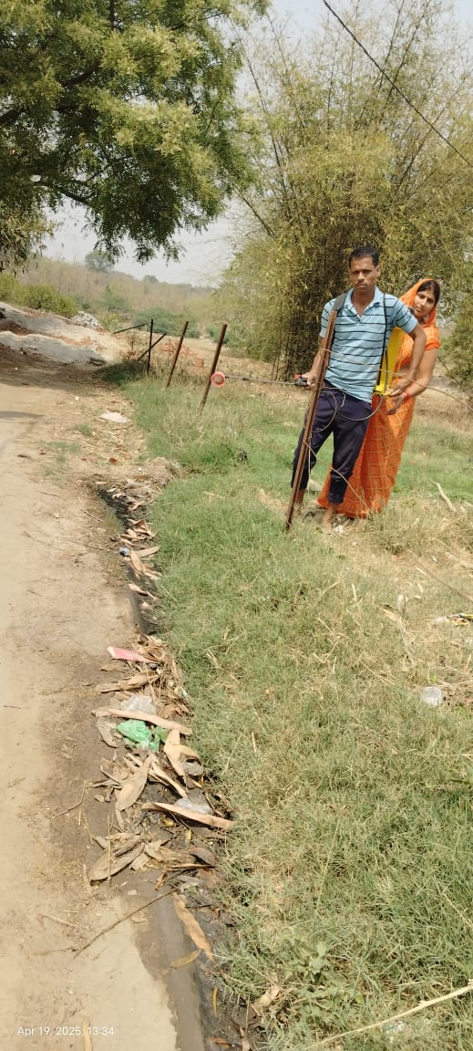 Healthdept91387's tweet photo. संचारी रोग नियंत्रण अभियान एवं दस्तक अभियान के अंतर्गत जनपद प्रतापगढ़ में सफलतापूर्वक साफ सफाई एवं जागरूकता कार्यक्रम संचालित किया जा रहा है!
स्वस्थ प्रतापगढ़ विकसित प्रतापगढ़! https://t.co/3QAGDTg5HX
