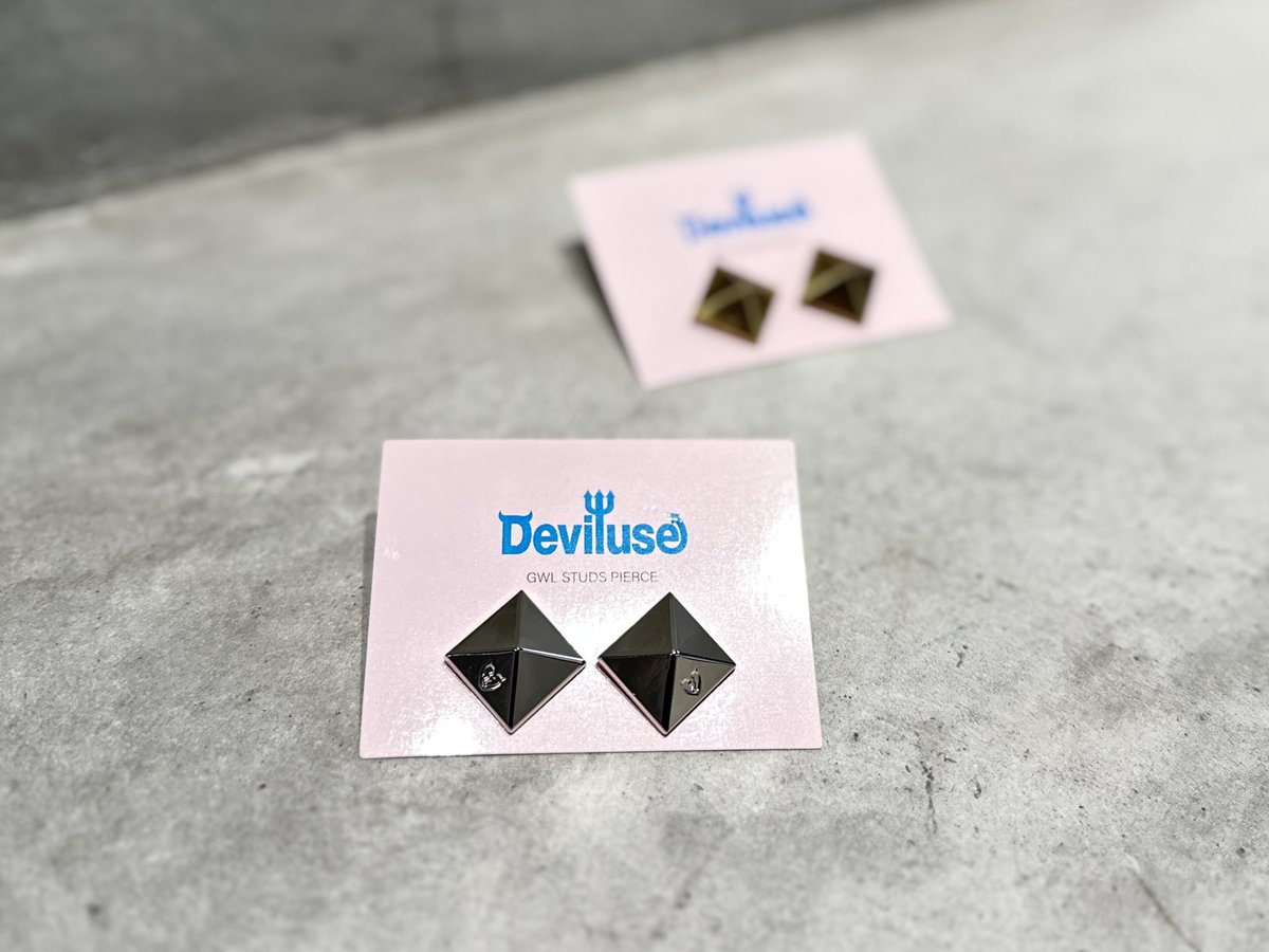flagstore_staff's tweet photo. 昨日から先行販売中！

Studs Pierce
Silver, Gold
1.8cm × 1.8cm
￥3,520-

🎪先行販売中
#SiMxDeviluse
COLLABORATiON
【POP-UP STORE】

📍𝕊ℙ𝔸ℂ𝔼
京都府京都市下京区釘隠町248-1

🗓𝕊𝕔𝕙𝕖𝕕𝕦𝕝𝕖
4/20(日)〜17:00

17時まであいてます✨
お待ちしております！！！ https://t.co/0jwjIZctjX
