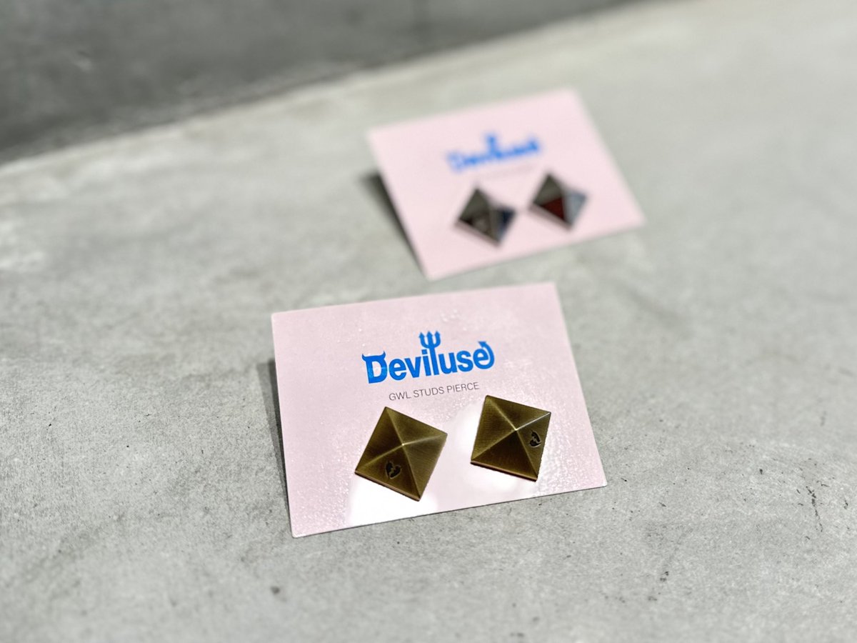 flagstore_staff's tweet photo. 昨日から先行販売中！

Studs Pierce
Silver, Gold
1.8cm × 1.8cm
￥3,520-

🎪先行販売中
#SiMxDeviluse
COLLABORATiON
【POP-UP STORE】

📍𝕊ℙ𝔸ℂ𝔼
京都府京都市下京区釘隠町248-1

🗓𝕊𝕔𝕙𝕖𝕕𝕦𝕝𝕖
4/20(日)〜17:00

17時まであいてます✨
お待ちしております！！！ https://t.co/0jwjIZctjX