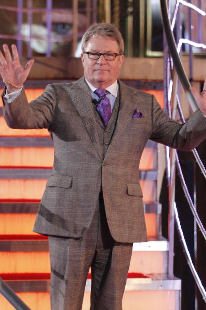 Lee Patriot Hood tweet media