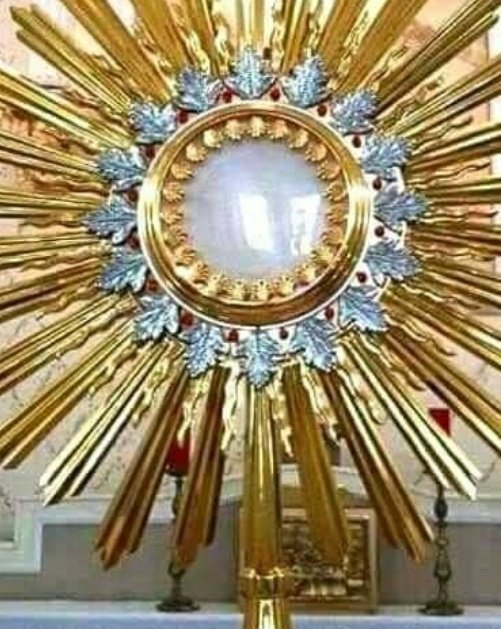 Israhel07's tweet photo. Alabado sea el Santísimo Sacramento del Altar https://t.co/27XPINOPLY