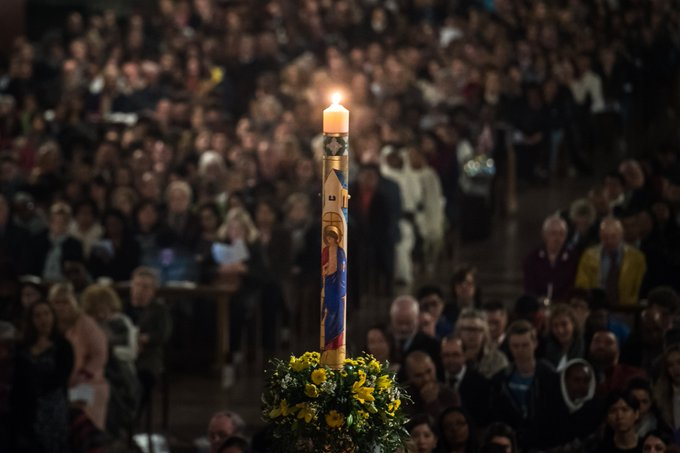 MaryfromMarin's tweet photo. .#ccot #tcot #EasterVigil #TheLightofChrist https://t.co/ji47l6C4pO