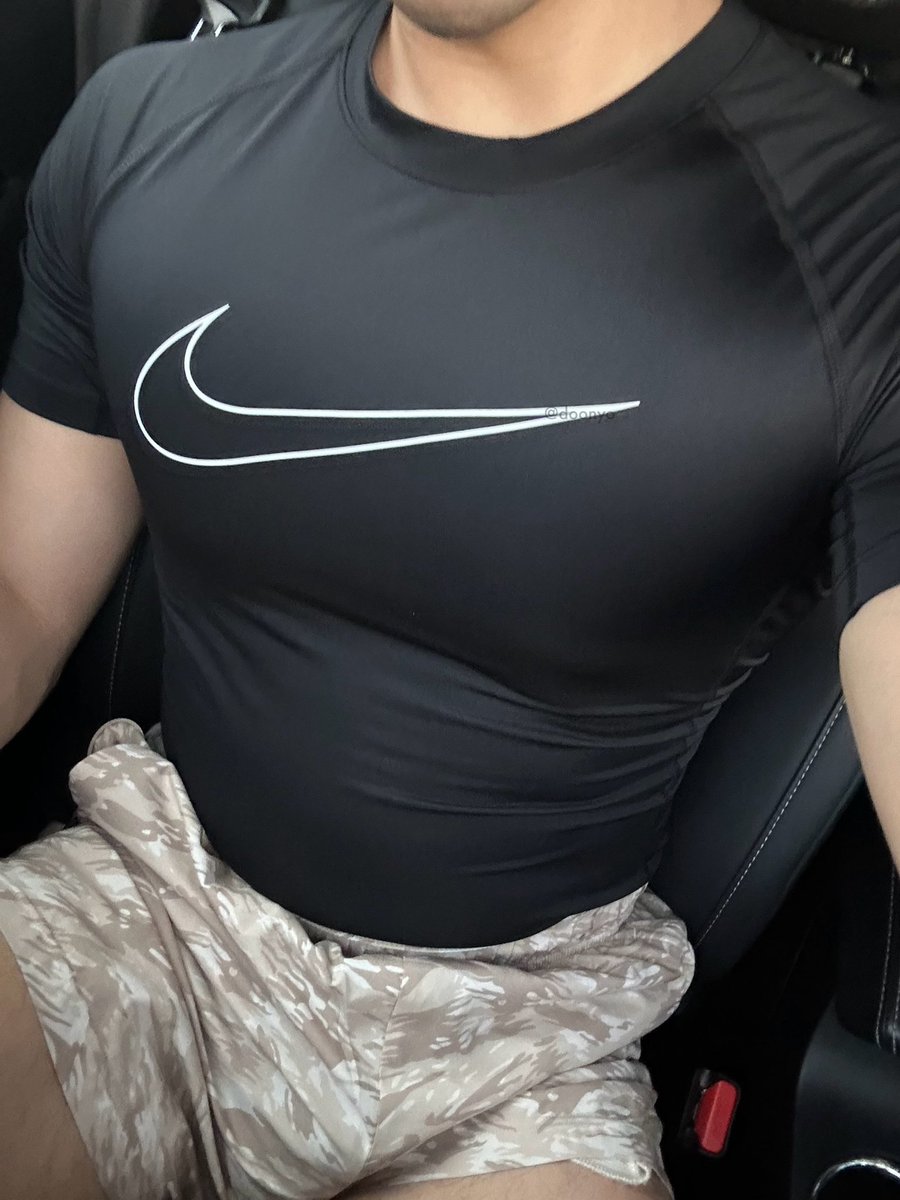 doonyo's tweet photo. take 'em off? https://t.co/SVDy4aJjJn