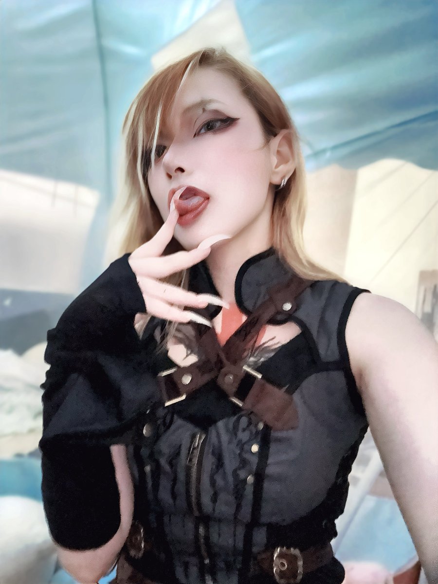 我们玩怪物猎人的就长这样🌚