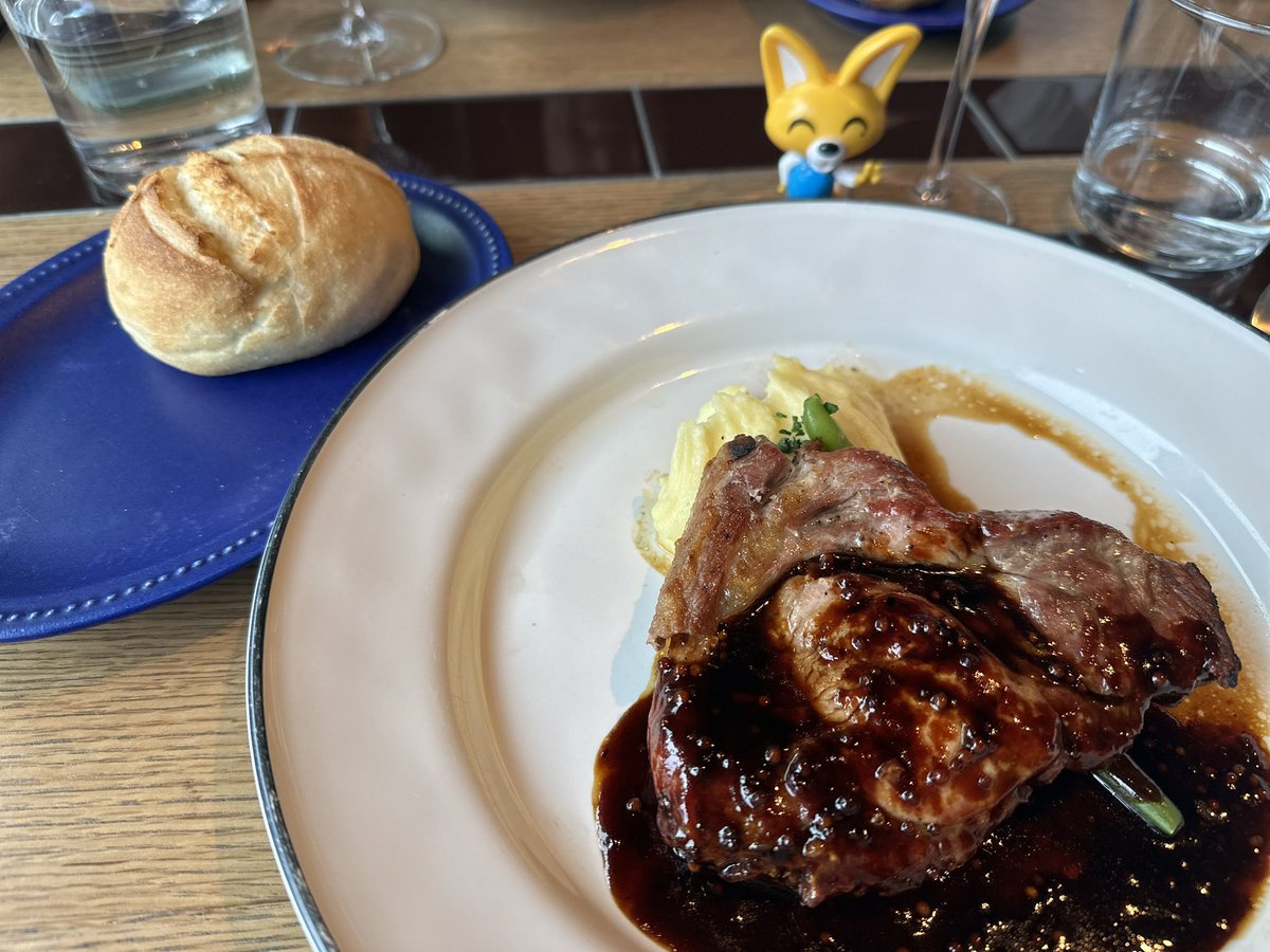 guk1023mochi27's tweet photo. 今日は中学からのチング達と久しぶりに食事でした🍽️🥰
会った瞬間に時間が遡って違和感なく話せるって幸せです😍
あまりに久しぶりで、私の推し活話をたくさん聞いてもらっちゃった🤭
みんなで近況を話していただけなのに、
気付けば夕方💦また近々会えますように😊
#TheGrill
#虎ノ門ヒルズ https://t.co/rGAPfYGsnZ