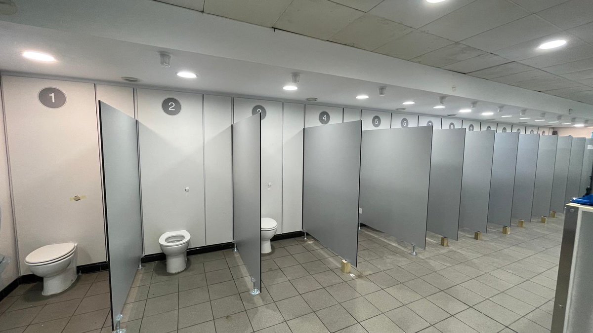 NetworkRailEUS's tweet photo. 🥚 Happy Easter from Team Euston!

🦺 While the station’s closed due to major engineering work - we’re revamping the toilets

🚽 When we reopen on Tuesday (22 April), customers will benefit from better &amp; fresher facilities #EasterWorks https://t.co/5gaHRsefC4