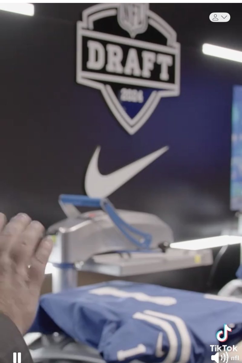 HFarzambeh40232's tweet photo. 90 Seconds to Stitch a Dream:
They’ve got just a minute and a half to print, press, and prep that custom NFL jersey—right as the pick is announced! Draft day magic isn’t just on the stage, it’s behind it too.

#NFLDraft2024 #BehindTheScenes #NFLJerseyMagic #DraftDayRush