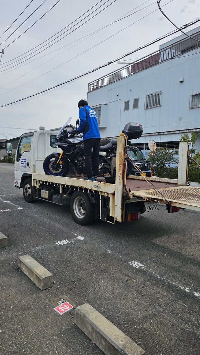 uraga17's tweet photo. やってしまった。自分の不注意で電装系を壊してしまい、全く着火しなくなってしまったので今日ロードサービスを呼んでysp墨田に旅立っていきました。ゴールデンウィーク間に合わないよなぁ… https://t.co/0nL56Rv0DG
