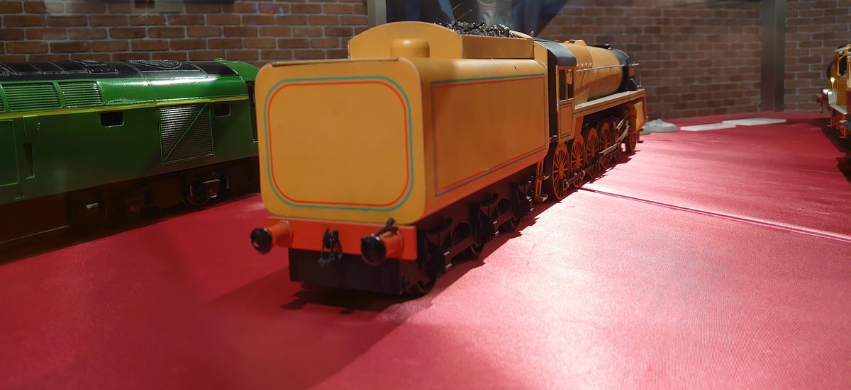 ディーゼル261とマードック｡