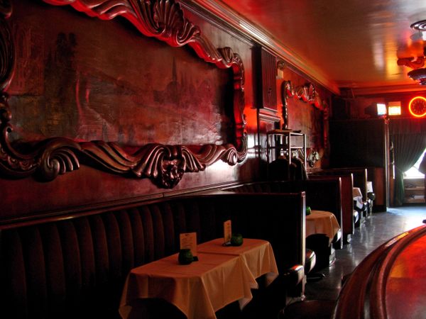 HannahEBeachler's tweet photo. #SinnersMovie One of the inspos for the Juke Joint and Old Sammies bar was the #GreenMill in Chicago. I use to go to see bands there in the 90s, and never forget about the stories of Al Capone coming there to do the same. So I imagined what they took before they left to MS. https://t.co/cqw1rITNhB