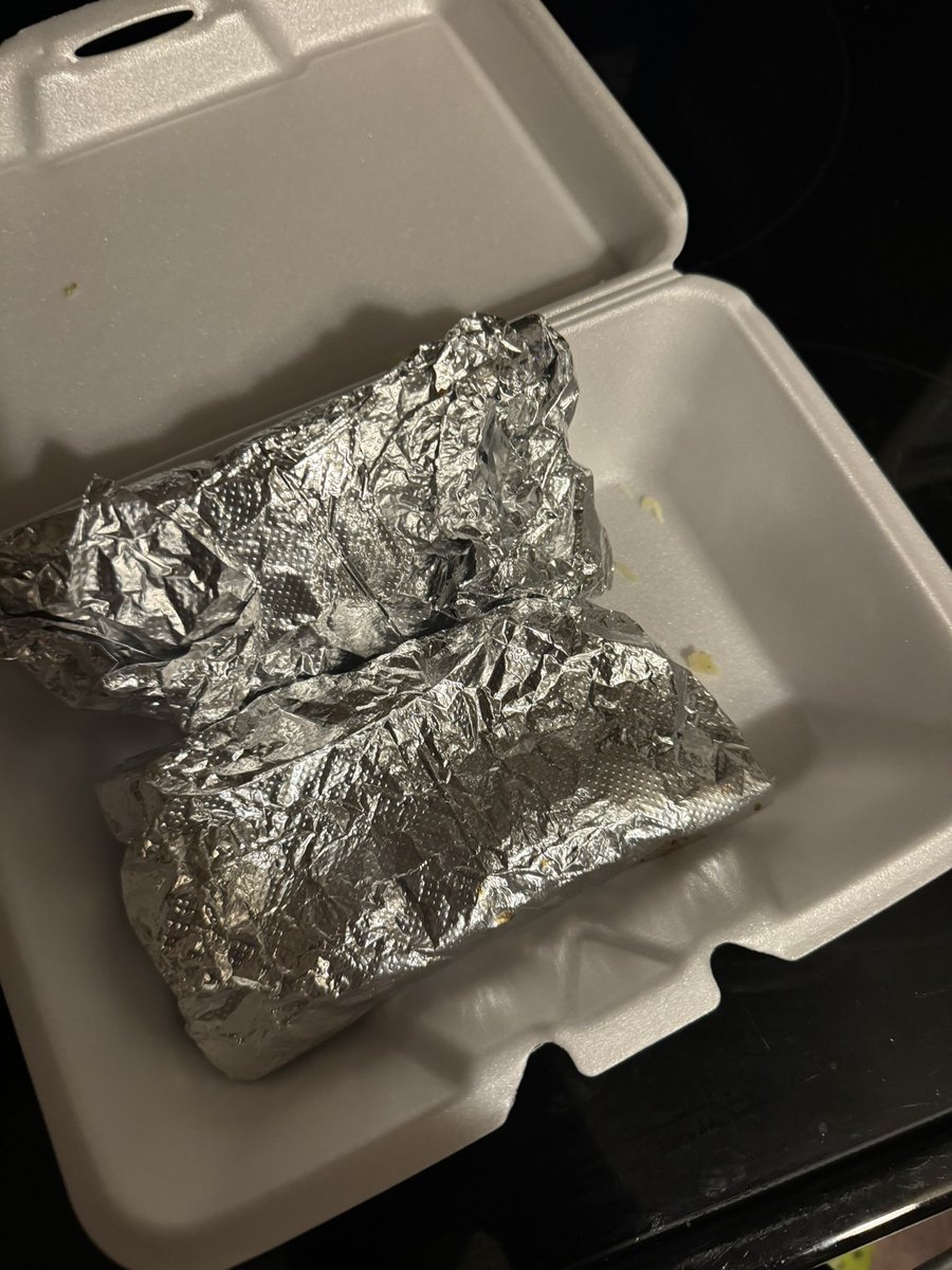BruceWayneBurnr's tweet photo. You don’t have to get ready if you’re always ready. 3 am tacos. #NOTBELL https://t.co/NzzvVUd95b