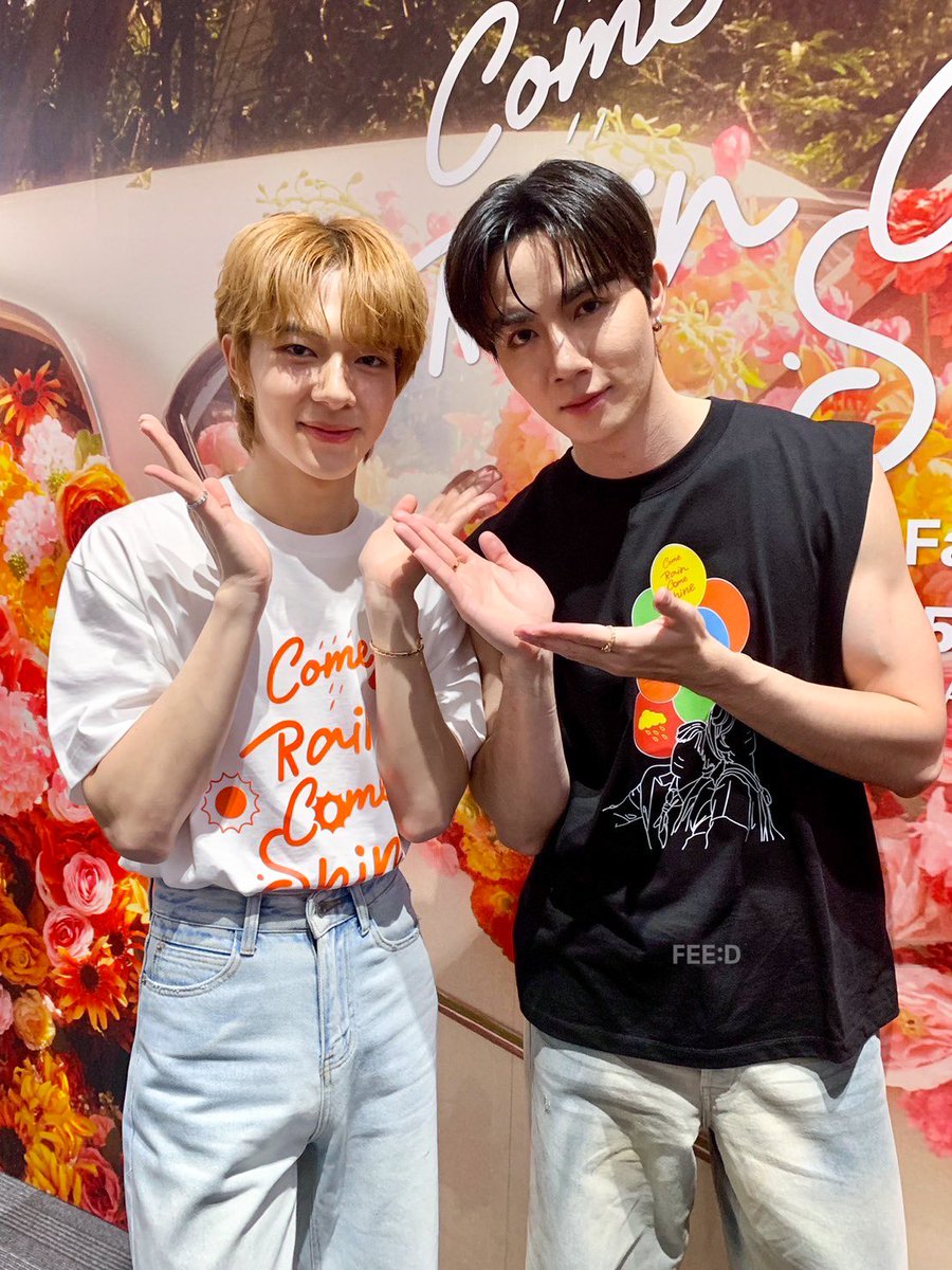 feed_4_future's tweet photo. “ซี-นุนิว“ ในงาน ZeeNuNew 3rd Photobook “Come Rain Come Shin”
.
#ComeRainComeShineWithZeeNunew
#ZeeNuNew3rdPhotobook
#ZeeNuNew #ซีนุนิว 
#zeepruk #NuNew https://t.co/NsxqRSdfc8
