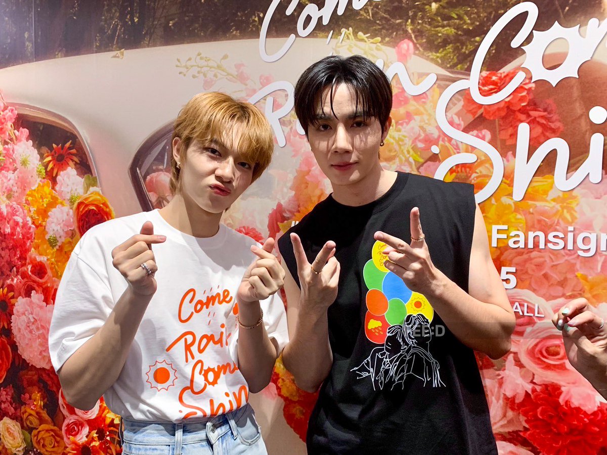 feed_4_future's tweet photo. “ซี-นุนิว“ ในงาน ZeeNuNew 3rd Photobook “Come Rain Come Shin”
.
#ComeRainComeShineWithZeeNunew
#ZeeNuNew3rdPhotobook
#ZeeNuNew #ซีนุนิว 
#zeepruk #NuNew https://t.co/NsxqRSdfc8