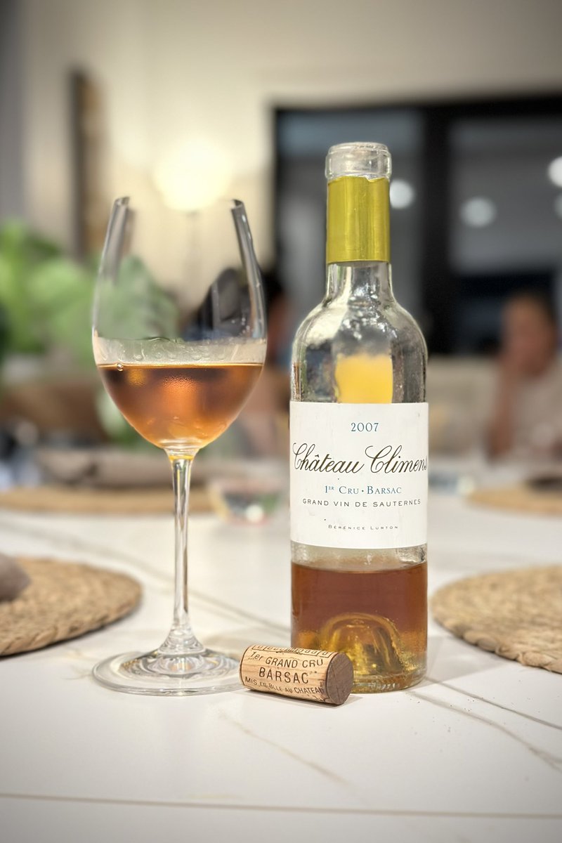 Regan McCaffery (@finewinetwitta) on Twitter photo A cheeky 2007 Chateau Climens 1er Cru Barsac to finish. Many view this as the Sauternes of the vintage. Slightly unusually for the region this is 100% Semillion. Glad I opened this now, as in half bottle this is fully mature. The colour is always a good indicator. <a href="/Climensonly/">Château Climens</a> A cheeky 2007 Chateau Climens 1er Cru Barsac to finish. Many view this as the Sauternes of the vintage. Slightly unusually for the region this is 100% Semillion. Glad I opened this now, as in half bottle this is fully mature. The colour is always a good indicator. <a href="/Climensonly/">Château Climens</a>
