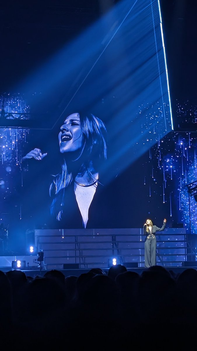 NAaude's tweet photo. Il y a un an j'étais au concert de la Star Academy et Jeudi j'irai voir Helena en solo, c'est fou j'ai trop hâte ✨🥰
#helenabailly ✨🩷 https://t.co/qxFzLzcji2