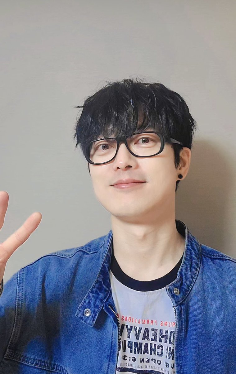 2025.04.19 2025 강화봄 콘서트

여름 장맛비가 무색하도록 내려버린 
장대비 속에서도
긴 시간 저희를 위해 기다려주시는 
우리 팬분들을 보며, 
다시 한번 큰 사랑에 감사함과 
깊은 존경의 마음을 느꼈습니다. 

혹여라도 우천에 행사가 취소되어 
팬분들의 걸음이 헛걸음 될까 걱정하였는데