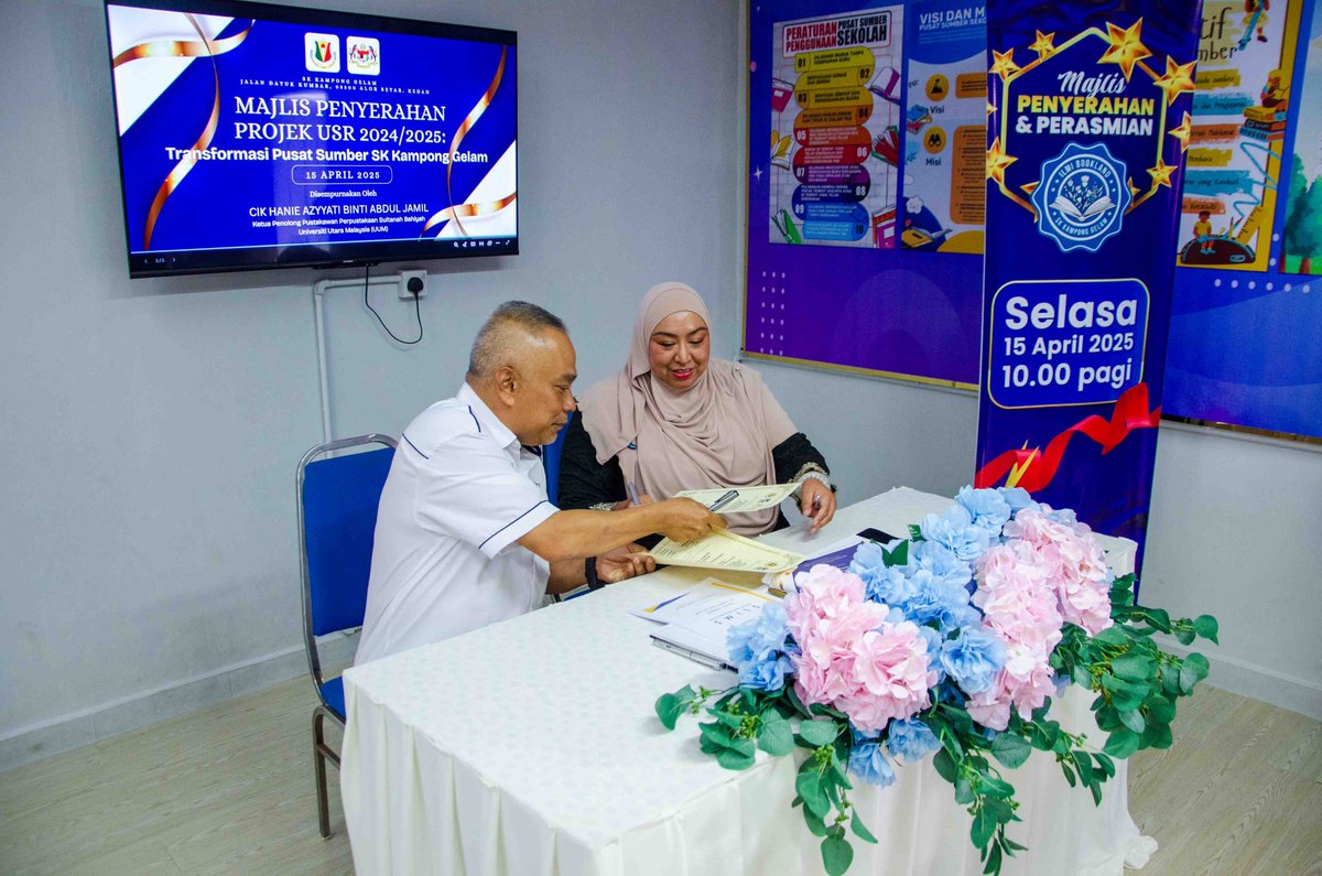 psbuum's tweet photo. Pada 15 April 2025, PSB melalui Unit Jaringan Akademik dan Komuniti (UJAK), BPMP telah menghadiri Majlis Penyerahan Projek Penaiktarafan Pusat Sumber di Sekolah Kebangsaan Kampong Gelam, Alor Setar.

Semoga Pusat Sumber ini terus dimanfaatkan sebaiknya oleh warga SK Kampong Gelam https://t.co/ol3ZWpQzdc