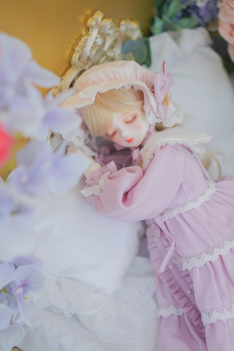 #트인덕장터

블루페어리 스노우화이트 사랑 헤드 - 20만원(운미포) 
새헤드를 구매해서 메이크업을 보낸후 5번 이하로 외출했던 헤드 입니다.
아직도 하얗고 뽀얀하고 메이크업의 펄도 유지중인 헤드입니다.
특별한 데미지가 없고 최근나온 바디랑도 큰 차이 없이 호환 시켰습니다
번장이용 가능