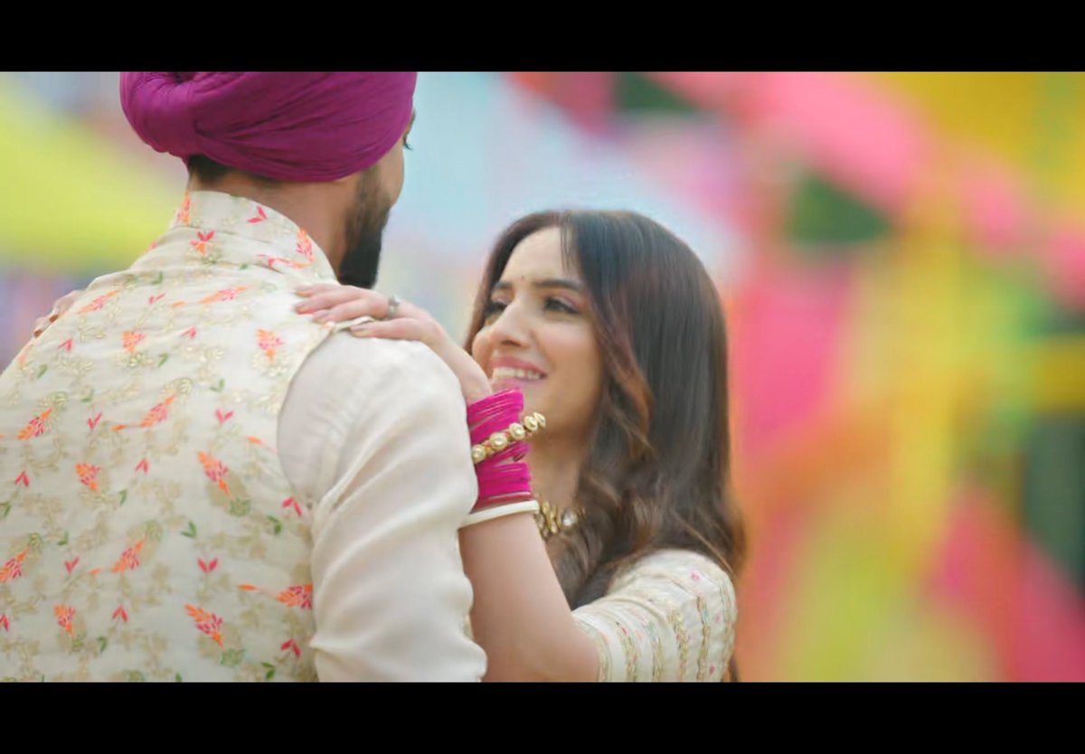 anjali902's tweet photo. #MeghBir as a Jodi,one that will be remembered and cherished very fondly,can be rewatched knowing their journey was short but complete w/o itv mess,although the writers should’ve shown some good itv cliches🤷🏻‍♀️(bit of sadness too of not having enough of them😥) #IssIshqKaRabbRakha https://t.co/yPhQlXfupx