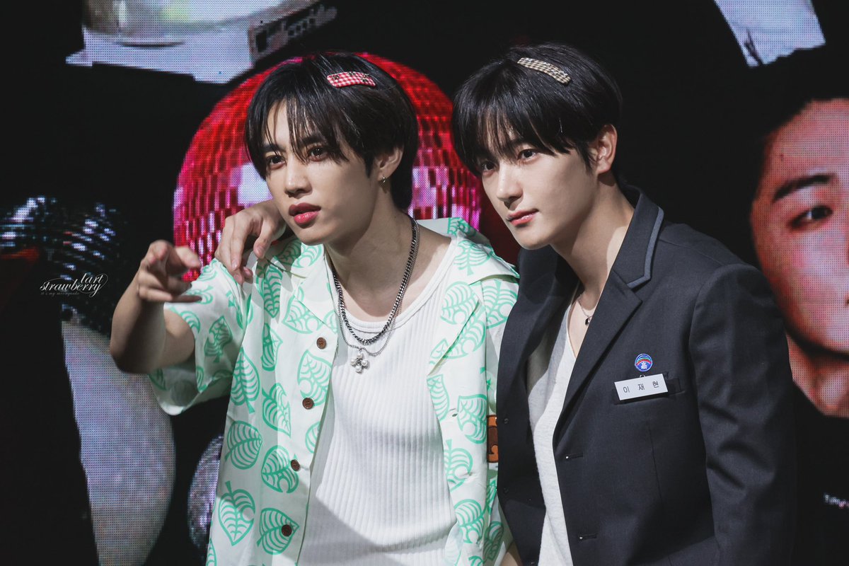 moer0417's tweet photo. 250405 더보이즈 뮤빗 팬싸
#선우 #SUNWOO #현재 #HYUNJAE 
#THEBOYZ #더보이즈 https://t.co/Gpx7I7lMwy