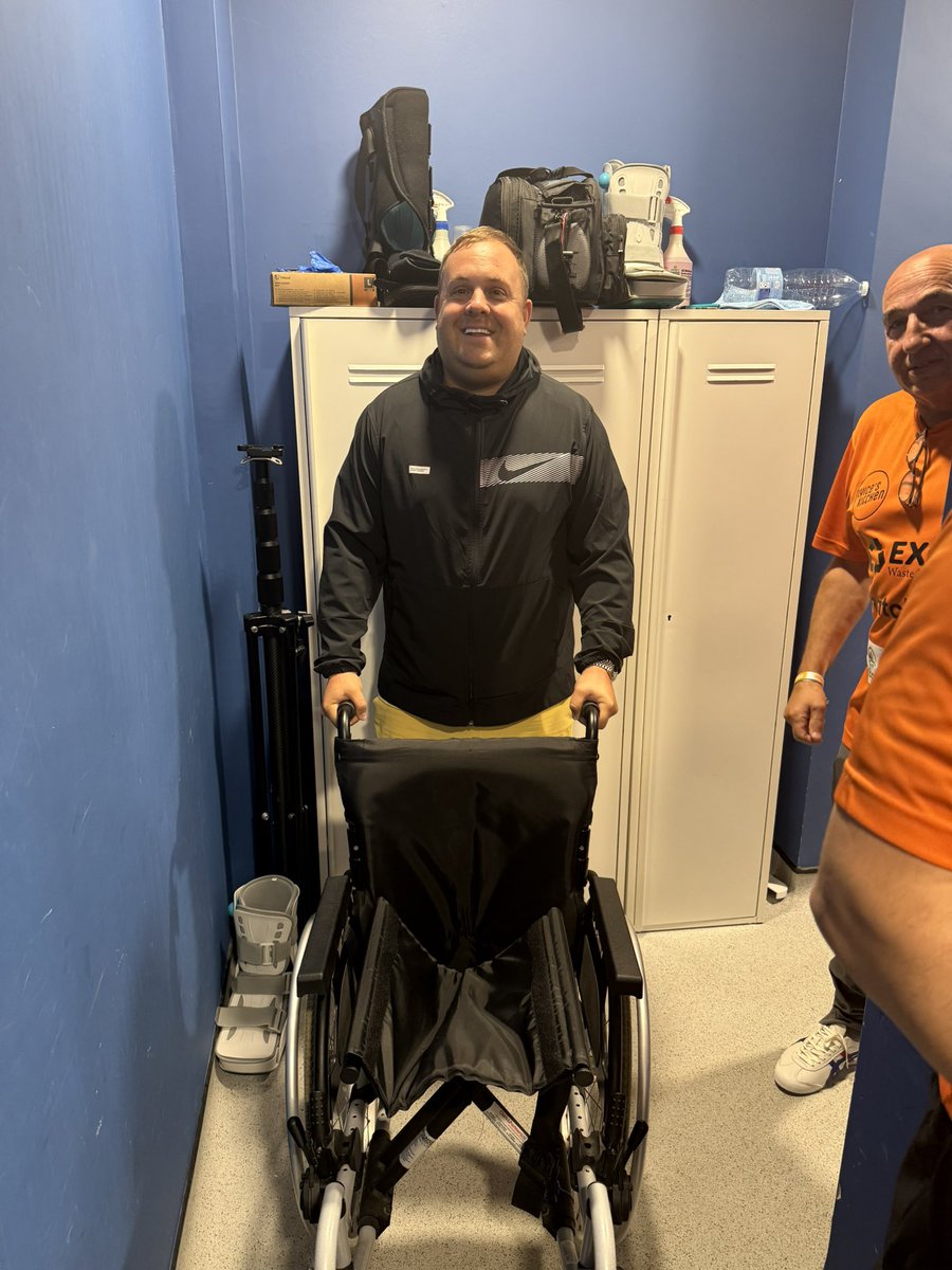 Leeeaton88's tweet photo. Wheelchair is ready for tonight 🕺 https://t.co/gFYERRP117