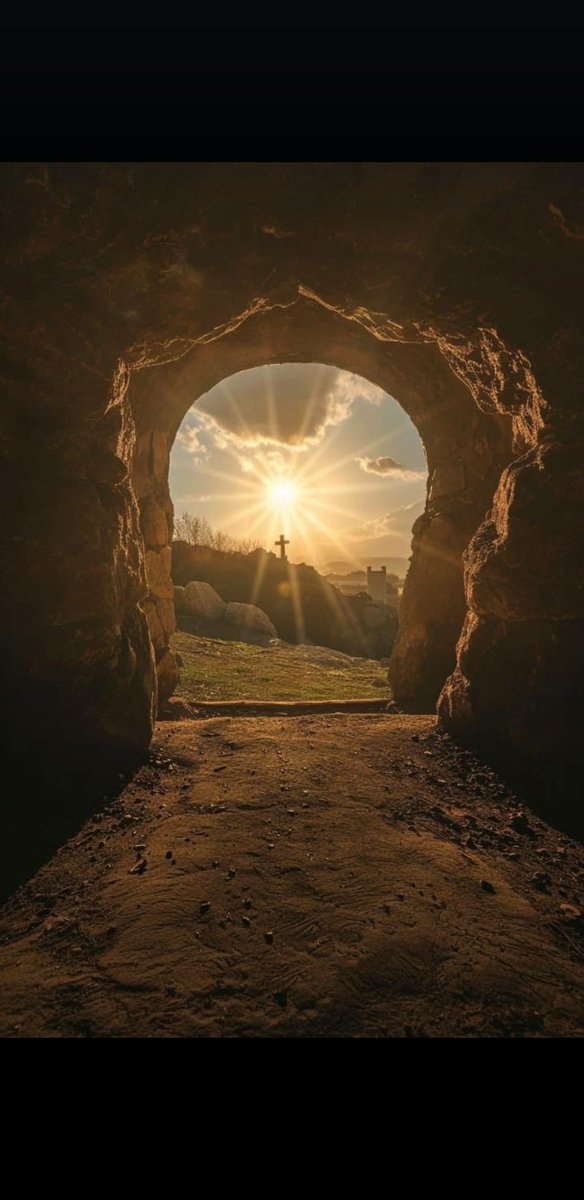 The tomb is empty. Hallelujah 🙌🙌